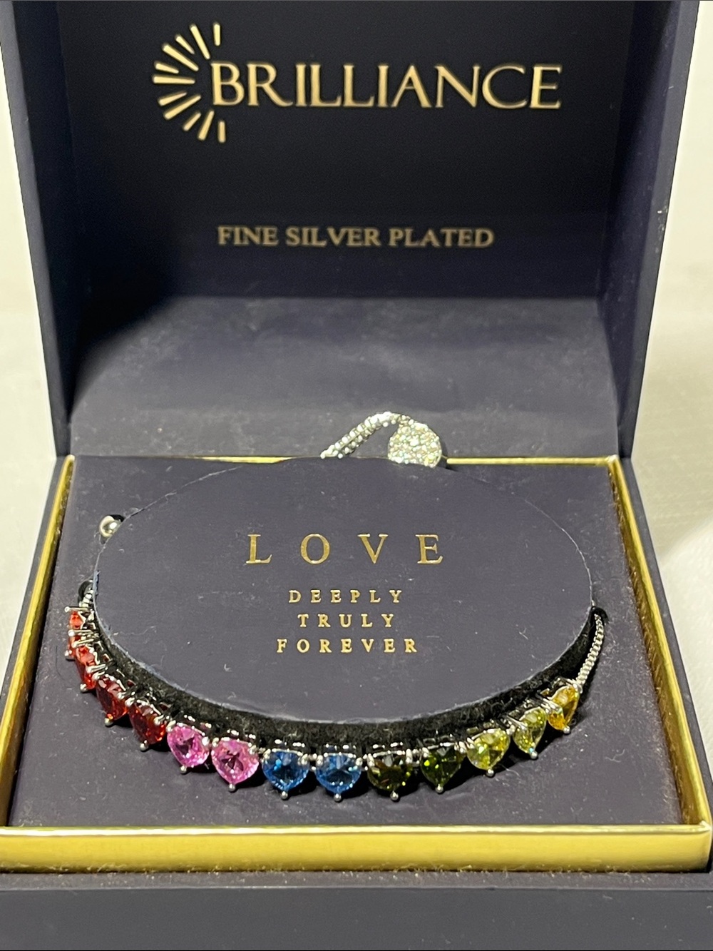 New Brilliance Multicolor Heart Necklace in Silver Plate
Perfect gift
Adjustable